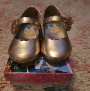 Gold shoes disney size 5, toddler